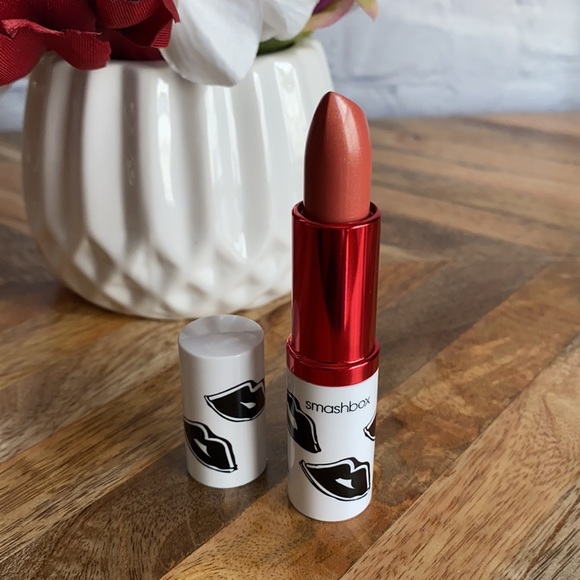 SMASHBOX NEUTRAL LIPSTICK IN “EASY” 💄 - Picture 3 of 4